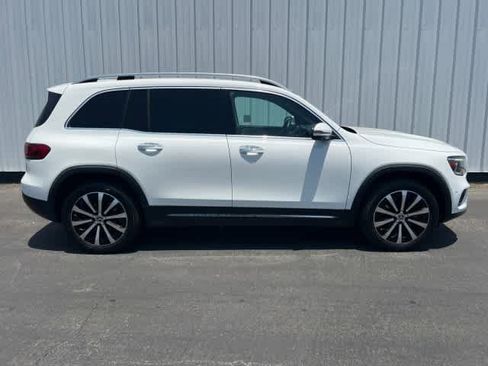 Used 2022 Mercedes-Benz GLB 250 w/ Premium Package Lite image 7