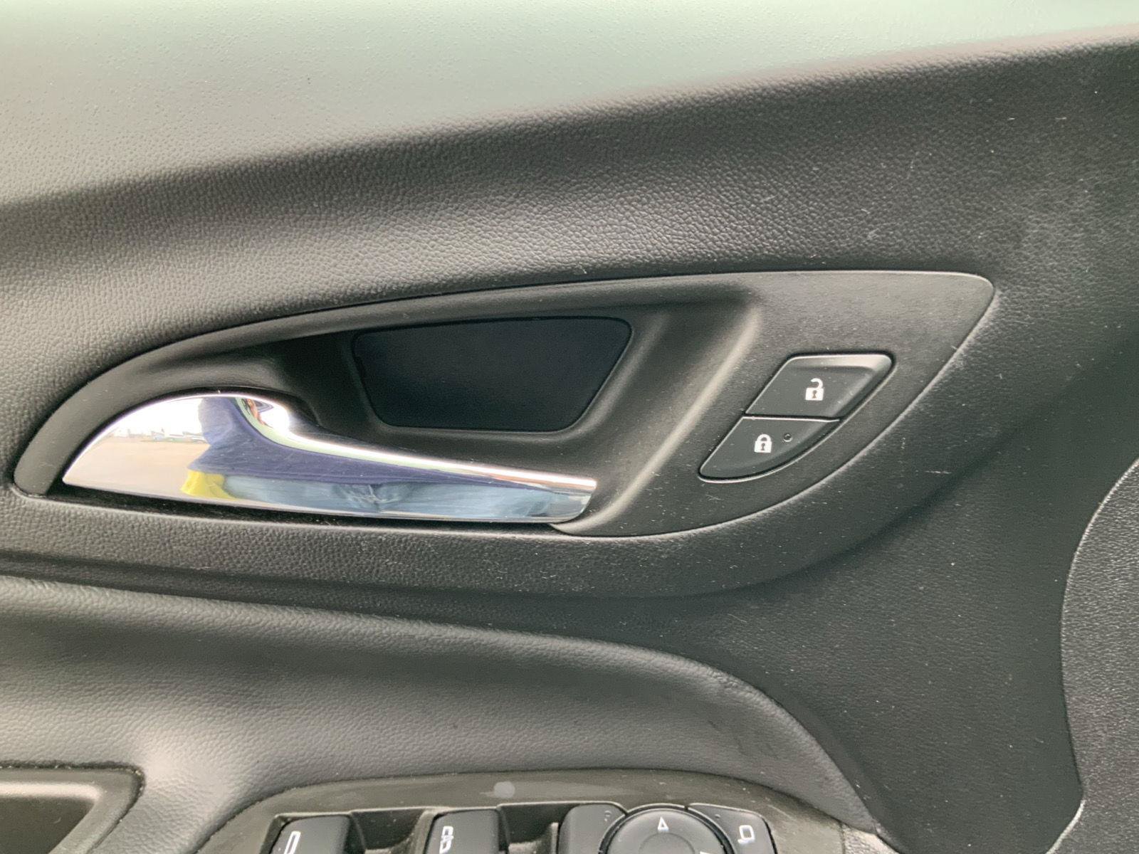 Used 2024 Chevrolet Equinox LT FWD image 18