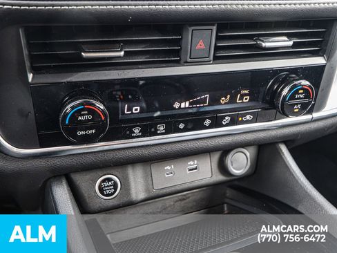 Used 2023 Nissan Rogue SV image 44