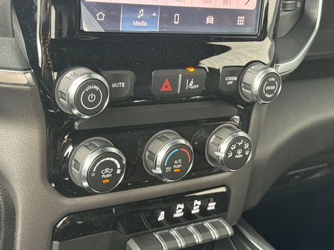 New 2026 RAM 1500 Express AWD/4WD image 18