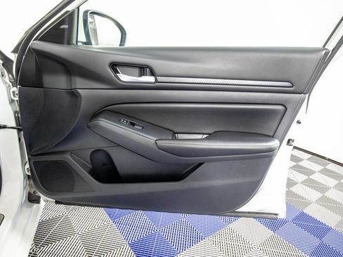 Used 2025 Nissan Altima 2.5 SV w/ SV Special Edition Package FWD image 16