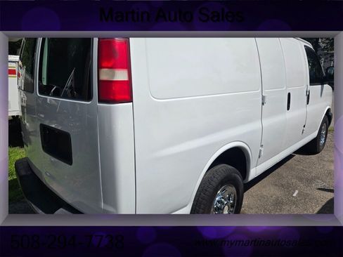 Used 2010 Chevrolet Express 2500 RWD image 5