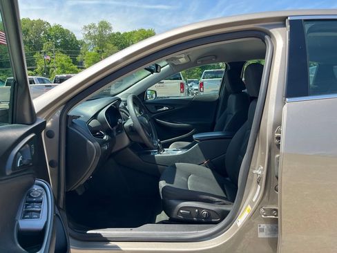 Used 2022 Chevrolet Malibu LT FWD image 15
