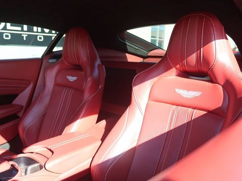 Used 2019 Aston Martin V8 Vantage Coupe RWD image 51