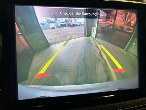 Used 2023 Chrysler Pacifica Limited image 20