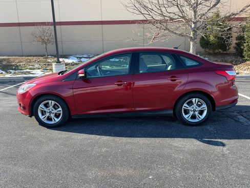 Used 2013 Ford Focus SE image 2