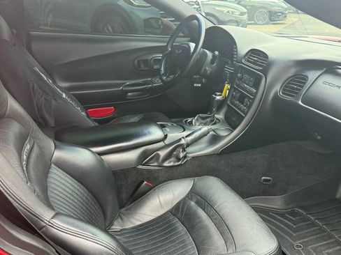 Used 2004 Chevrolet Corvette Base w/ Preferred Equipment Group image 16