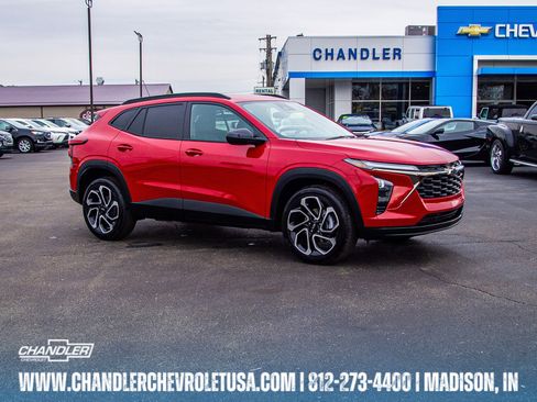 Used 2026 Chevrolet Trax RS w/ Driver Confidence Package image 1