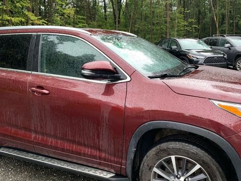 Used 2017 Toyota Highlander XLE AWD/4WD image 13