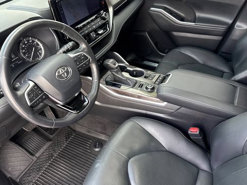 Used 2020 Toyota Highlander Limited AWD/4WD image 7