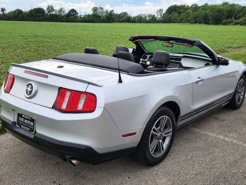 Used 2012 Ford Mustang Premium RWD image 4