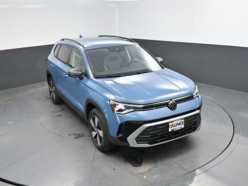 Used 2025 Volkswagen Taos S AWD/4WD image 37