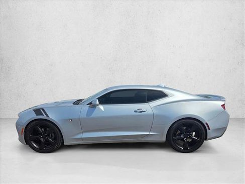 Used 2017 Chevrolet Camaro LT RWD image 9