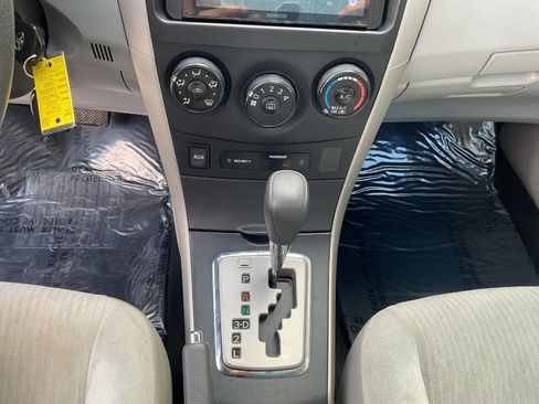 Used 2010 Toyota Corolla LE image 20