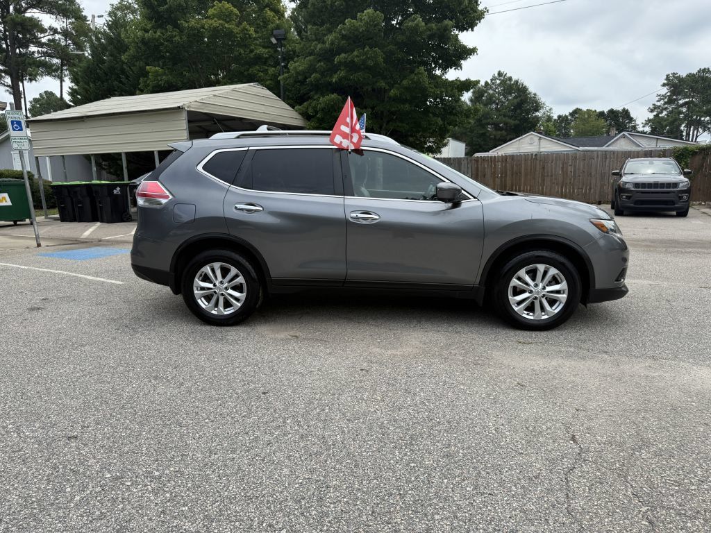 Used 2016 Nissan Rogue SV w/ SV Premium Package FWD image 4