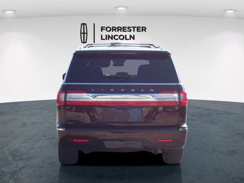 Used 2019 Lincoln Navigator Reserve image 4