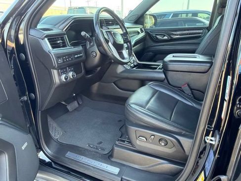 Used 2022 GMC Yukon Denali AWD/4WD image 4