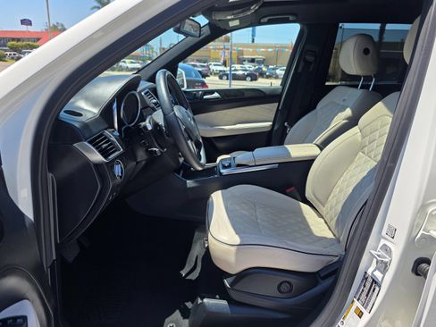 Used 2015 Mercedes-Benz GL 450 4MATIC w/ Parking Assist Package image 16