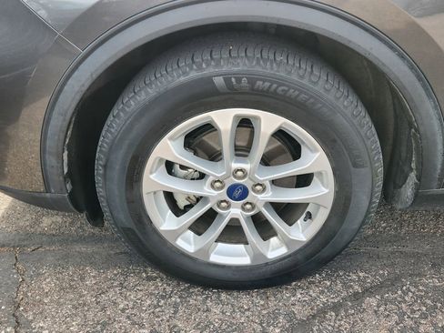 Used 2020 Ford Escape SE image 9