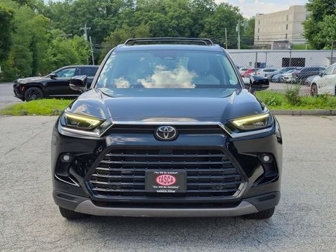 Used 2024 Toyota Grand Highlander AWD image 12