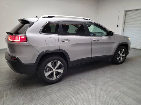 Used 2019 Jeep Cherokee Limited image 10
