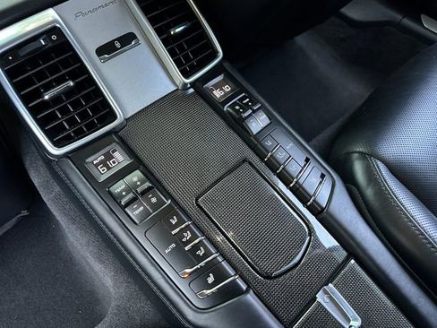 Used 2015 Porsche Panamera 4S image 36
