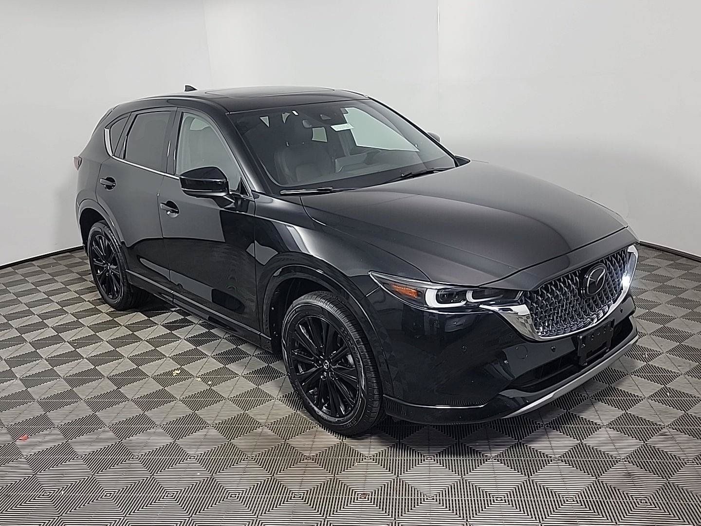 Used 2024 MAZDA CX-5 Signature AWD/4WD image 2