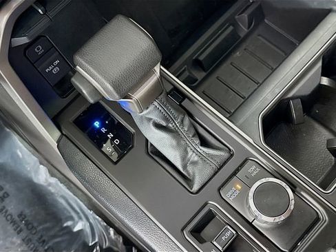 Used 2022 Toyota Tundra SR5 w/ SR5 Convenience Package image 17