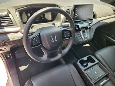 Used 2026 Honda Odyssey Sport-L image 2
