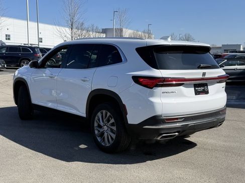 Used 2025 Buick Enclave Preferred image 7