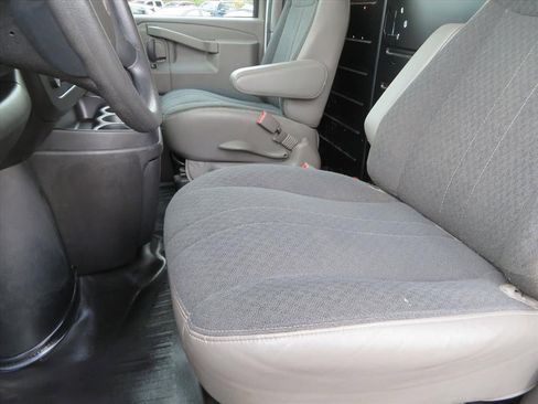 Used 2020 GMC Savana 2500 w/ Driver Convenience Package image 14