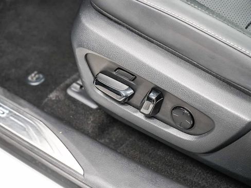 Used 2025 Lexus RX 450h Luxury w/ Convenience Package AWD/4WD image 23