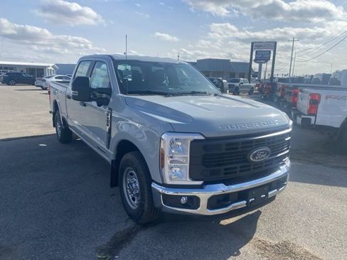 New 2025 Ford F250 XL w/ 360-Degree Camera Package RWD image 8