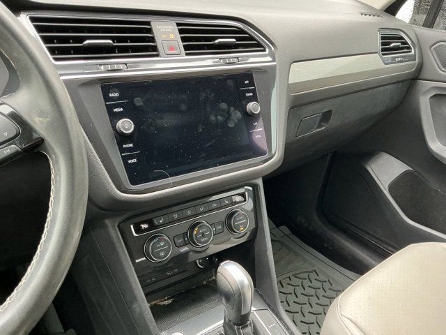 Used 2021 Volkswagen Tiguan SE FWD image 4