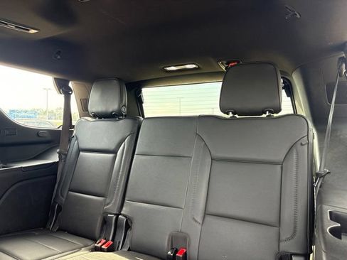 Used 2021 GMC Yukon Denali w/ Denali Premium Package AWD/4WD image 18
