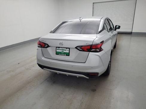 Used 2021 Nissan Versa SV FWD image 7