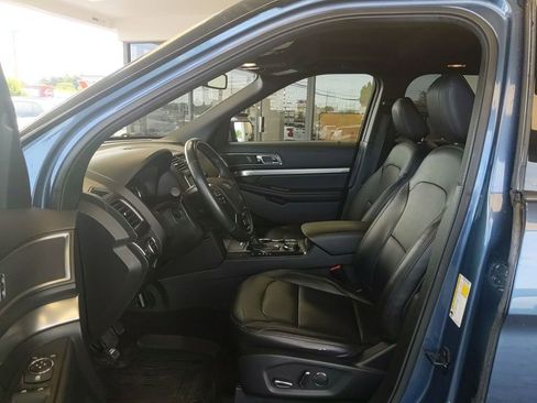 Used 2018 Ford Explorer XLT w/ Equipment Group 202A AWD/4WD image 14