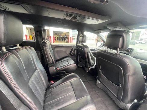 Used 2019 Dodge Grand Caravan GT FWD image 14