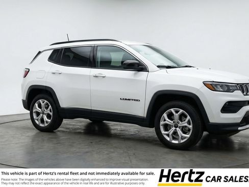 Used 2025 Jeep Compass Latitude AWD/4WD image 1