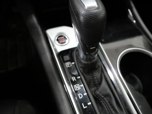 Used 2024 Nissan Altima 2.5 SV FWD image 21