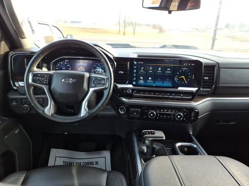 Used 2024 Chevrolet Silverado 1500 LT Trail Boss w/ Convenience Package II image 10