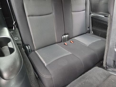Used 2019 Nissan Pathfinder SV AWD/4WD image 14