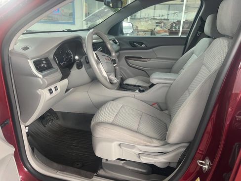 Used 2017 GMC Acadia SLE w/ LPO, Floor Liner Package AWD/4WD image 15