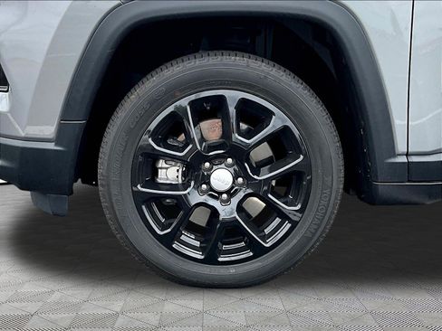Used 2023 Jeep Compass Latitude AWD/4WD image 34