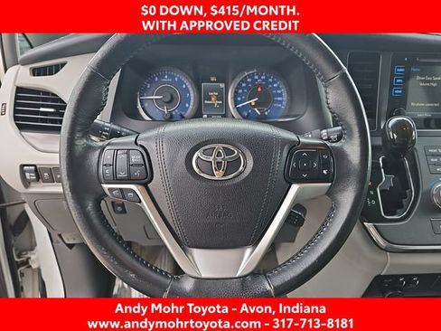Used 2017 Toyota Sienna XLE Premium FWD image 15