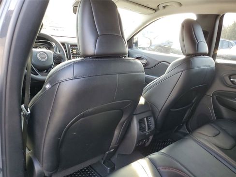 Used 2022 Jeep Cherokee Trailhawk image 14