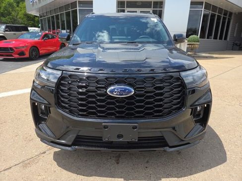 New 2026 Ford Explorer ST-Line w/ ST-Line Street Pack AWD/4WD image 2