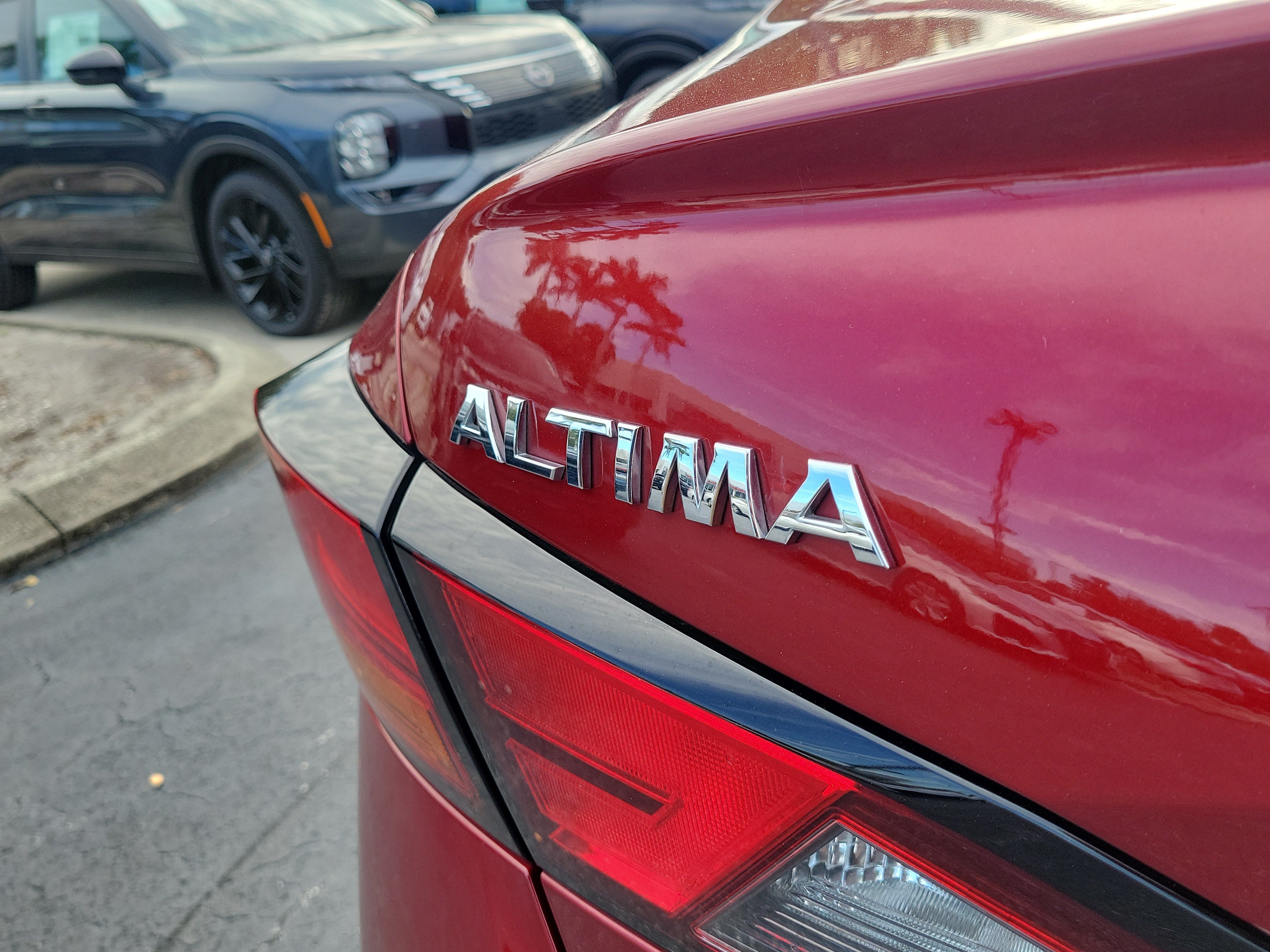 Certified 2022 Nissan Altima 2.5 SR FWD image 9
