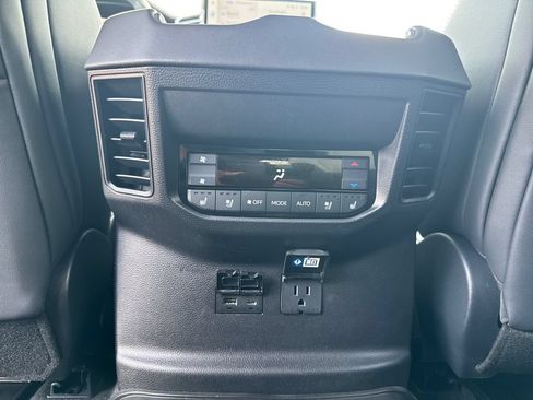 Used 2025 Toyota Sequoia Capstone AWD/4WD image 42