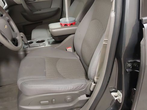 Used 2014 Chevrolet Traverse LS image 22